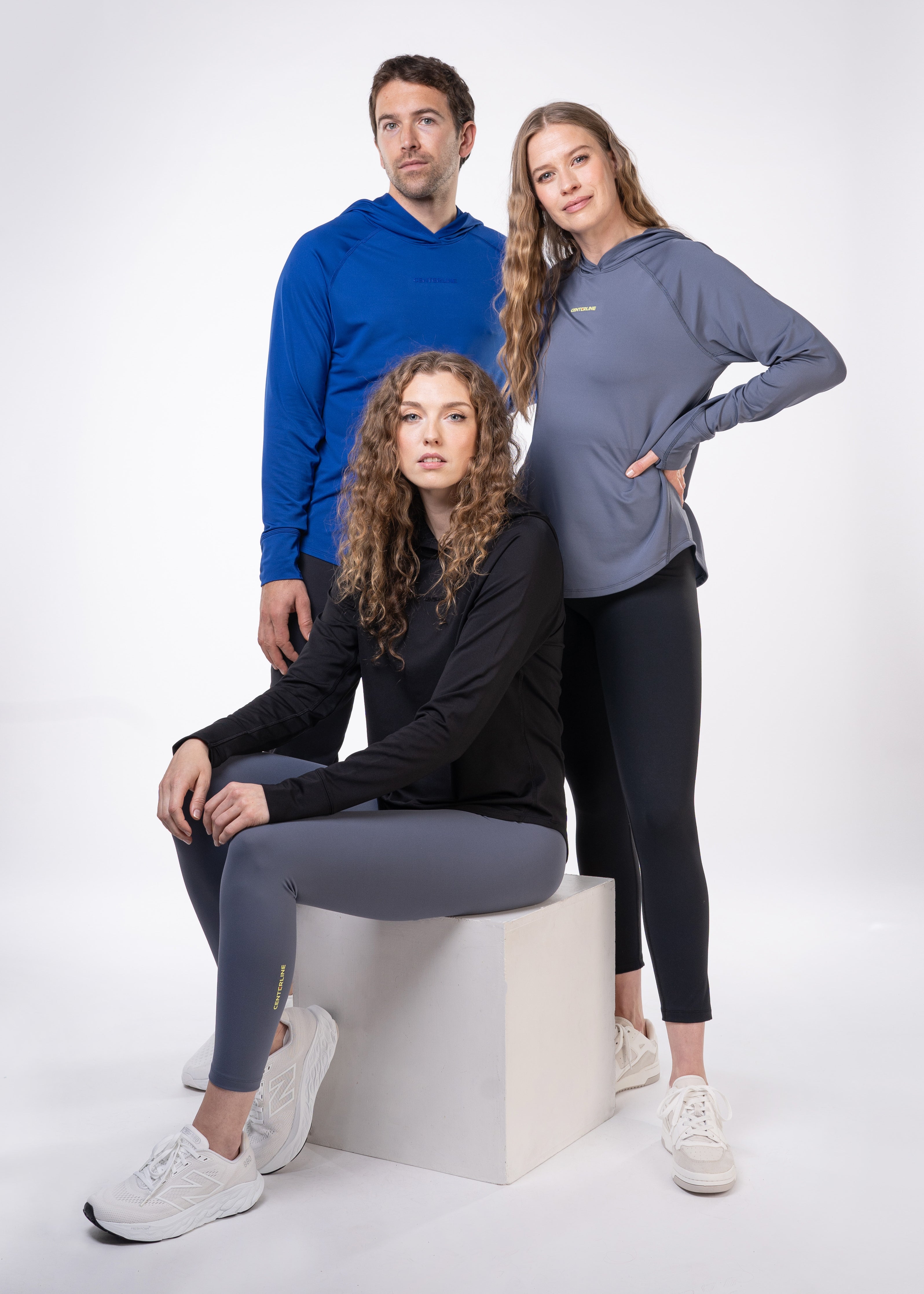 Layering Hoodie Men's - FORWRD - Stay cool and comfortable with our performance-enhanced fabric, designed to regulate your temperature on and off the court. The curved hem allows for freedom of movement, while the extended back hem offers added coverage. Keep your sleeves secure with our discreet thumbholes—perfect for those chilly morning warm-ups or brisk climate play. This top is ideal for layering during warm-ups or tackling cooler conditions in style.
