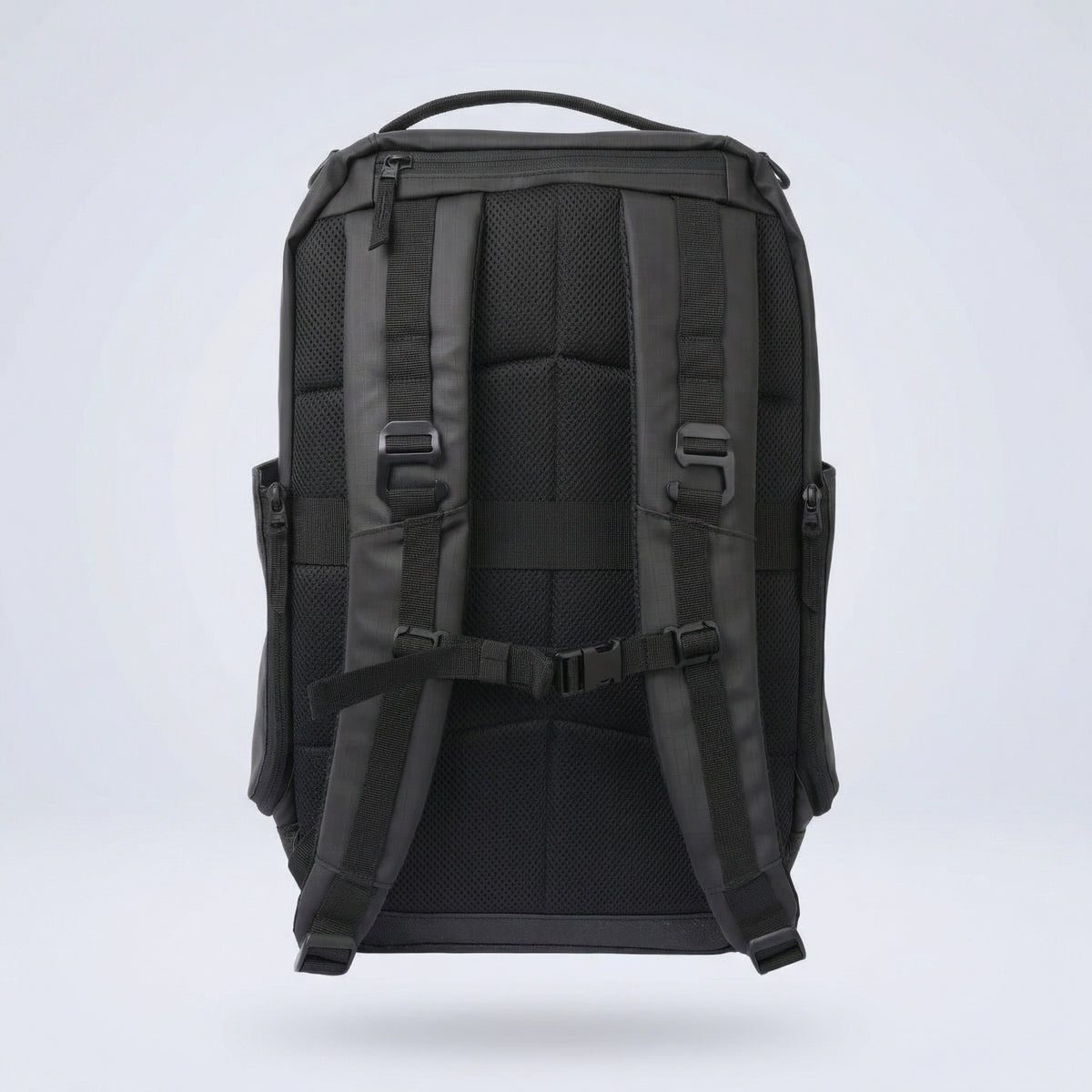 Court Ranger V2 back panel showing luggage passthrough strap