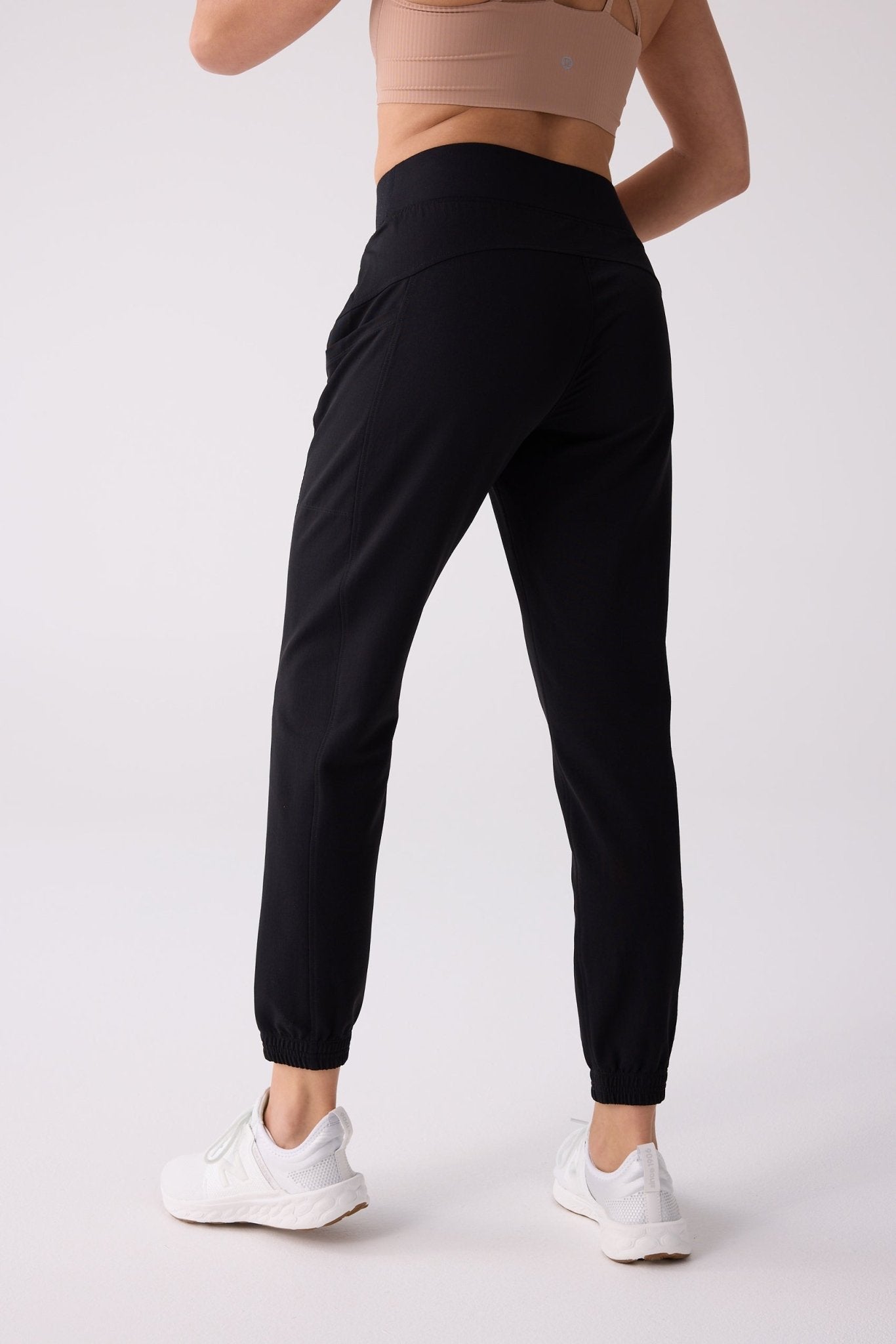 Women's Courtside Track Pants - FORWRD